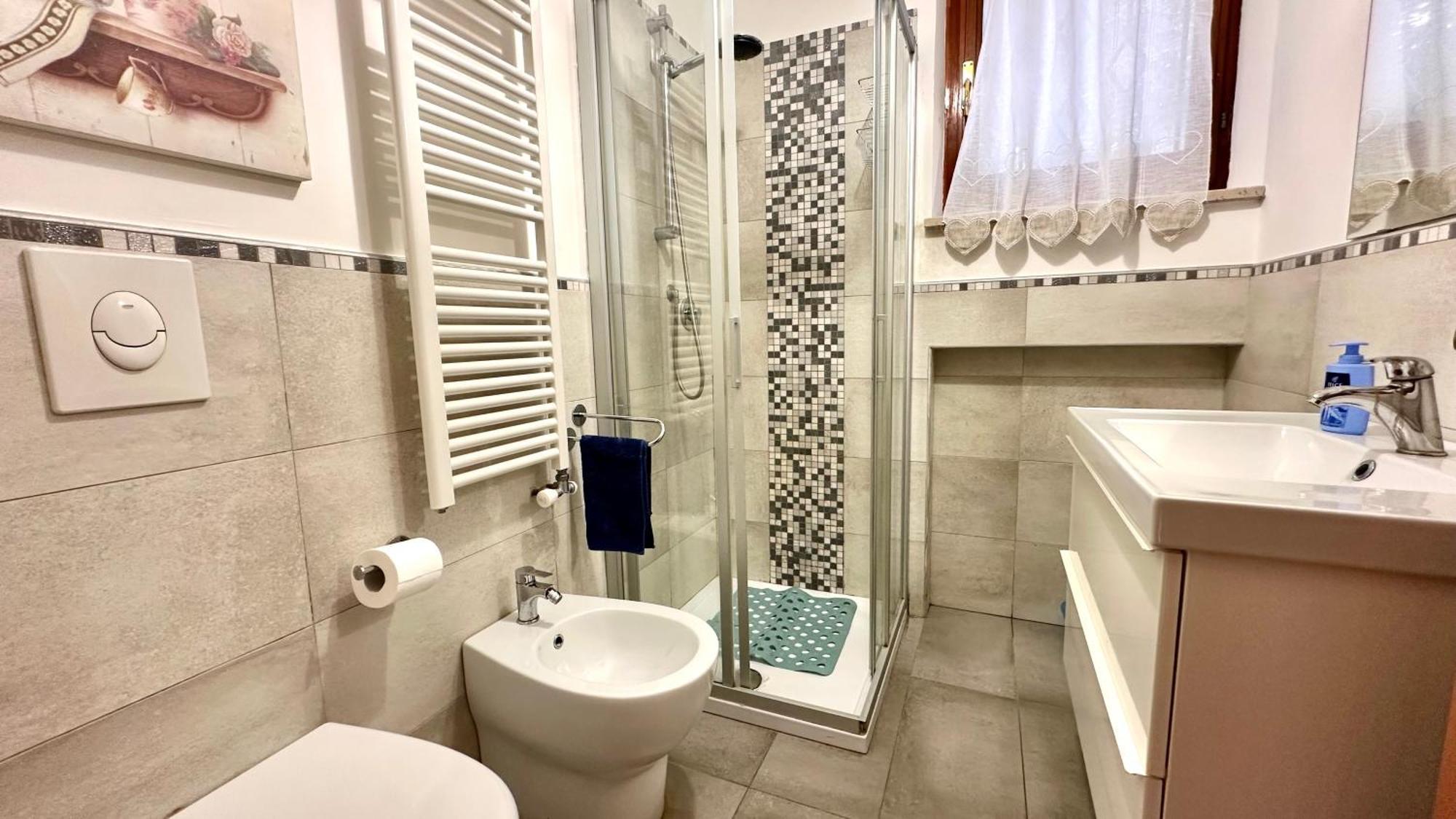 N080 - Numana, Bilocale Con Terrazzo In Centro Apartment Sirolo Ngoại thất bức ảnh